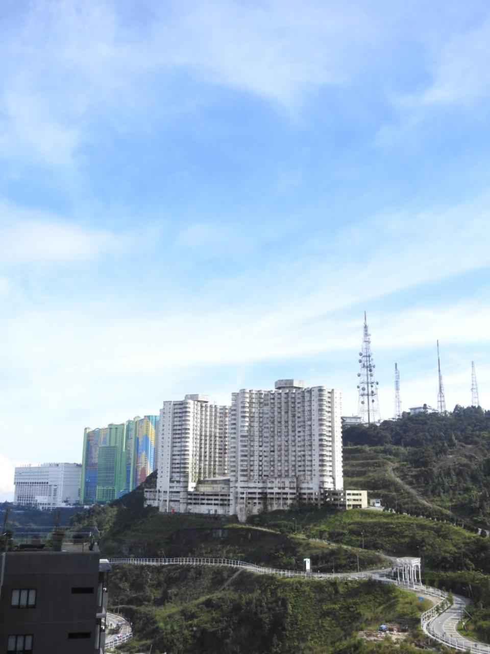 Gloria Residences Ion Delemen Genting Highlands Exterior foto Residential buildings in the district