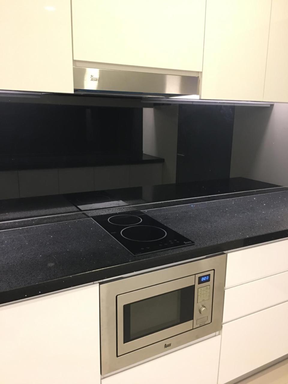 Gloria Residences Ion Delemen Genting Highlands Exterior foto A black granite countertop