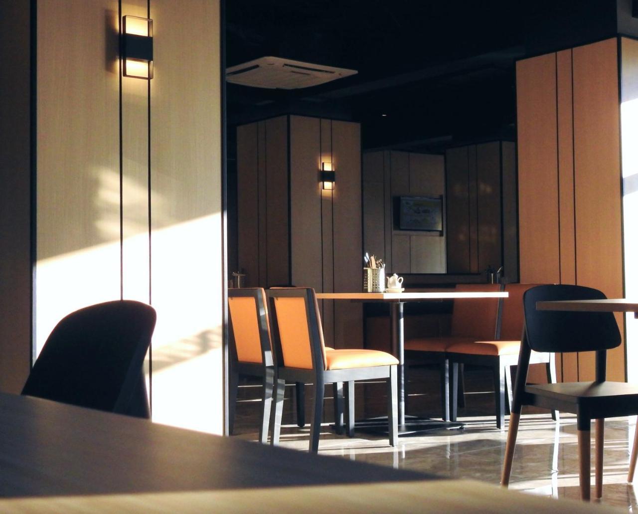 Gloria Residences Ion Delemen Genting Highlands Exterior foto Interior of a restaurant in Japan
